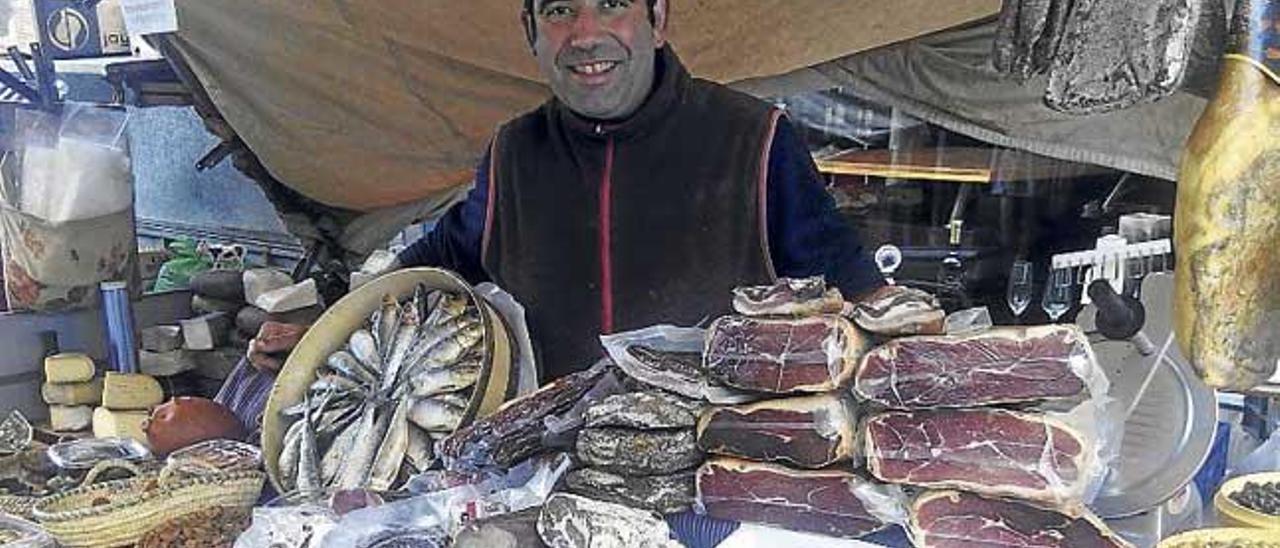 Joan ´Batlí´ con la tapa que está haciendo tan popular.