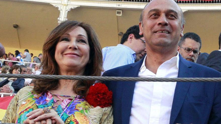 Ana Rosa Quintana, con su marido Juan Muñoz