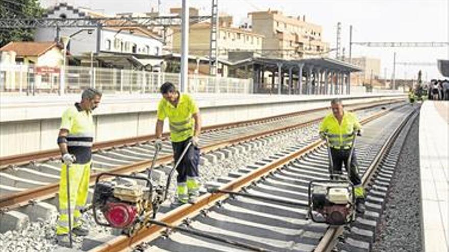 Los economistas ven un lastre en el paro y falta de infraestructuras