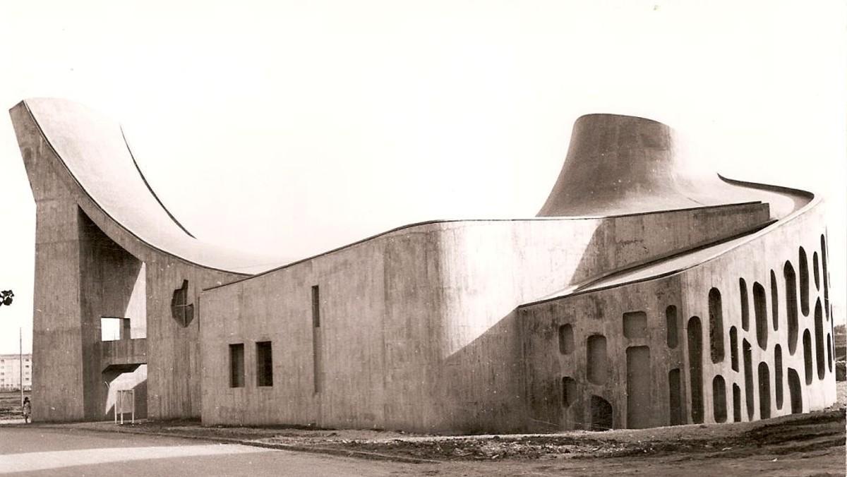 Iglesia de Santa Maria de Sales (1963-1967), de Robert Kramreiter. 