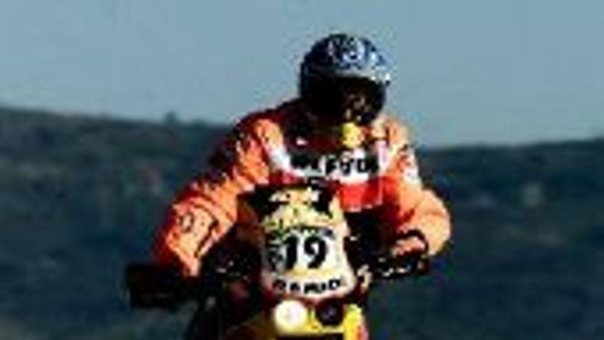 Isidre Esteve lidera el Dakar en motos en su entrada en Africa