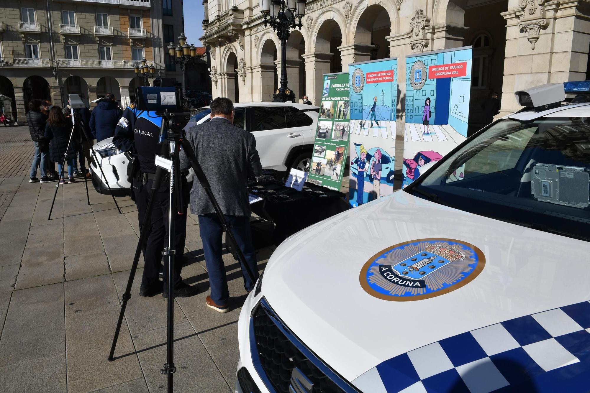 Presentación del nuevo equipamiento de la Policía Local