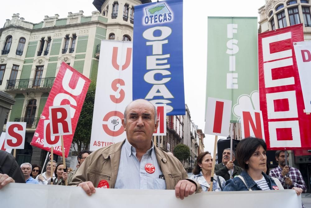 Manifestación convocada por los sindicatos de la enseñanza concertada