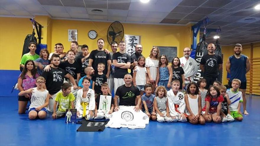 El jiu-jitsu arrela amb força al Club Esport Castelló MOLT COMPLET