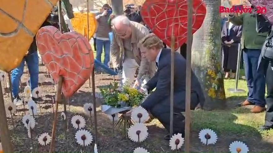 Vídeo | Así ha sido el acto en memoria de las víctimas del terrorismo en Badajoz