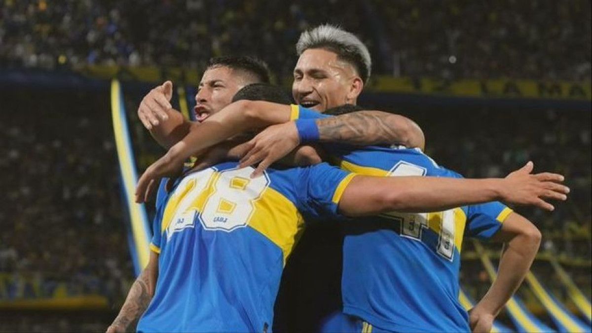 El Boca celebra su victoria y el recién estrenado liderato