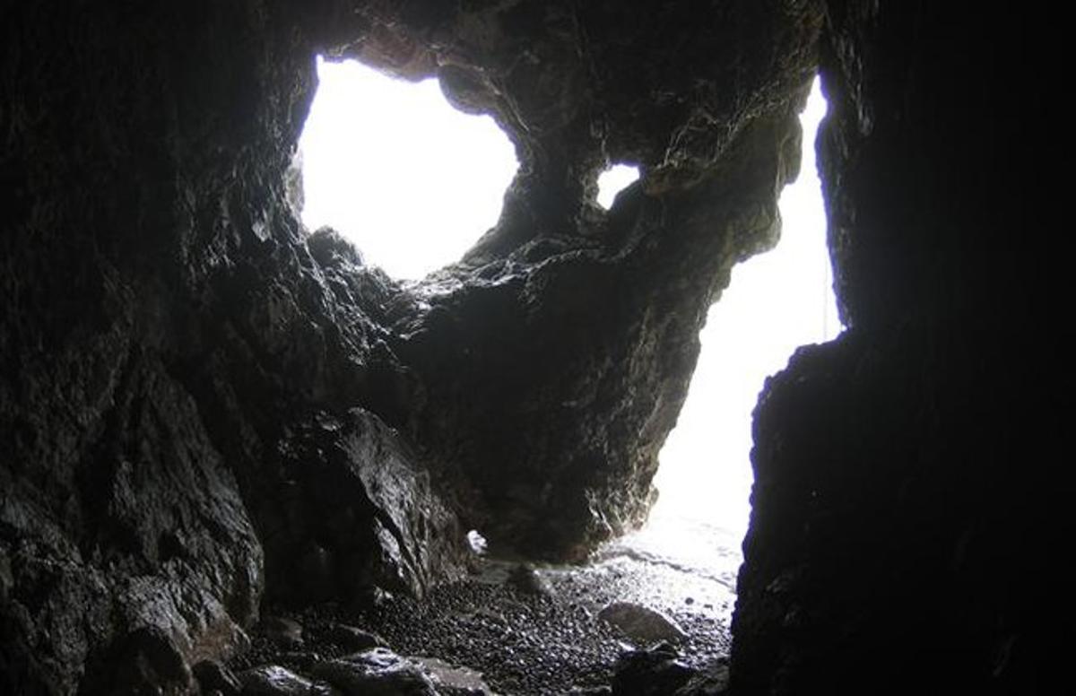 Entrada a la cueva del Gegant, en Sitges.