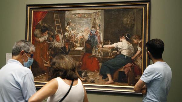 Las Hilanderas' se exhibe por primera vez en el Prado tal como lo pintó  Velázquez