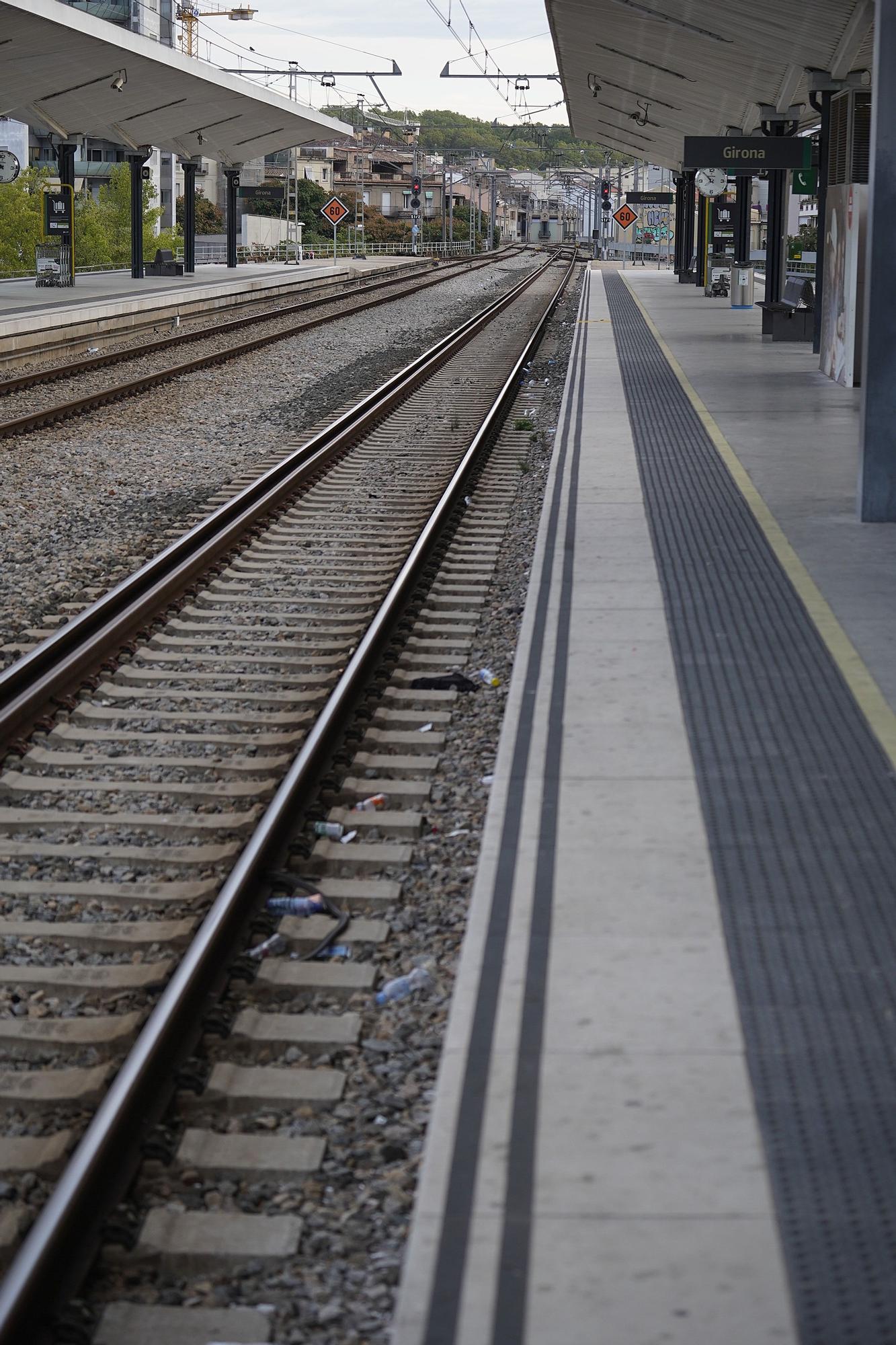 Caos ferroviari: Una avaria deixa sense trens de Rodalies i mitja distància