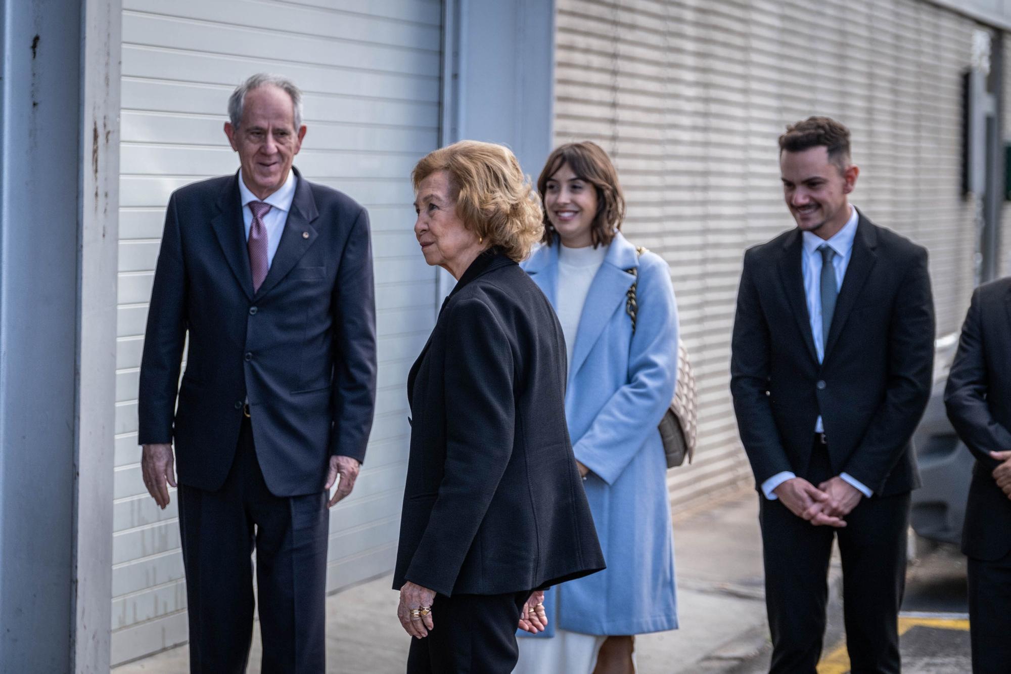 La Reina Emérita Doña Sofía los Bancos de Alimentos de Santa Cruz de Tenerife y La Palma