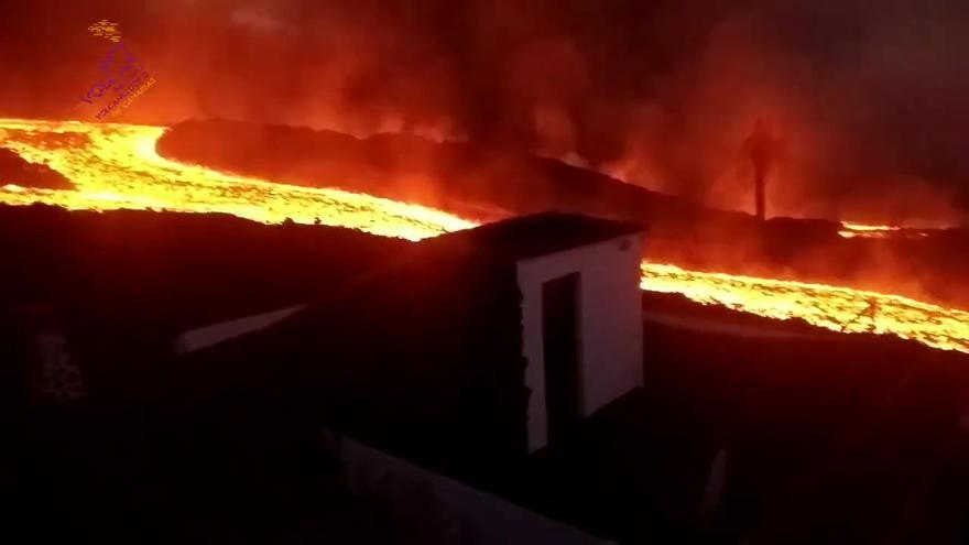 Río de lava generado tras la erupción del volcán de La Palma