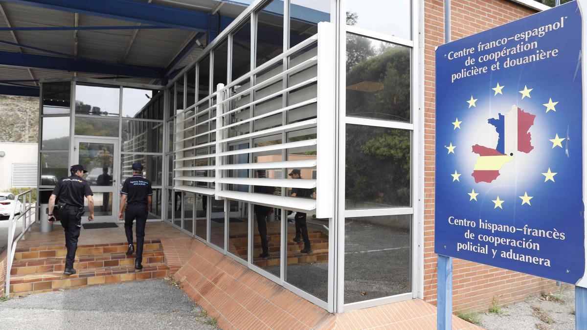 Centre de Cooperació Policial i Duanera del Pertús: Vint anys esborrant la frontera. | ANIOL RESCLOSA