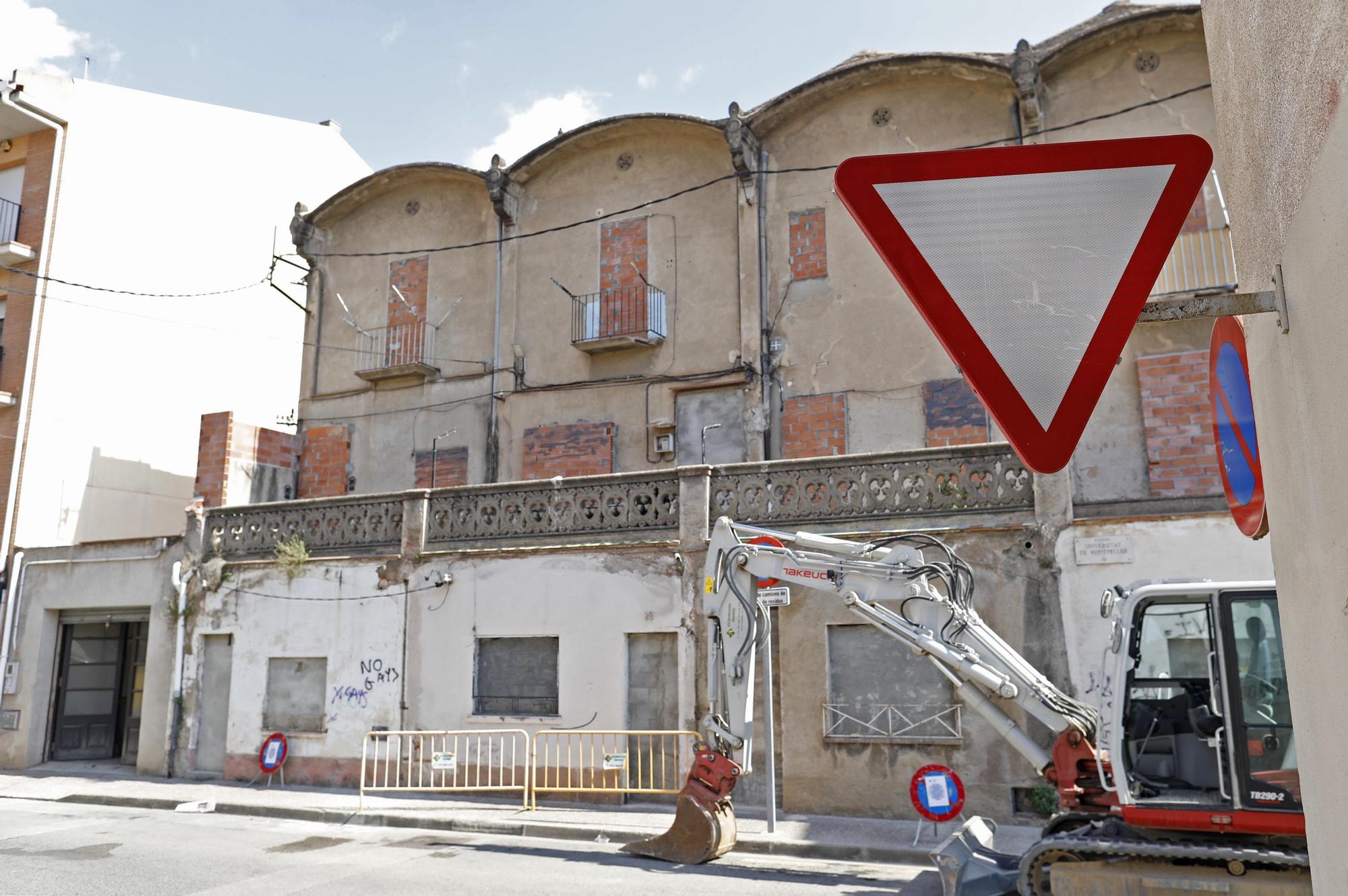 Comença l'enderroc dels edificis del carrer Universitat de Montpeller de Girona