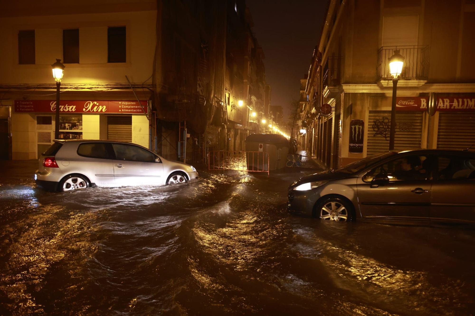 Las lluvias torrenciales descargan con fuerza sobre Valencia