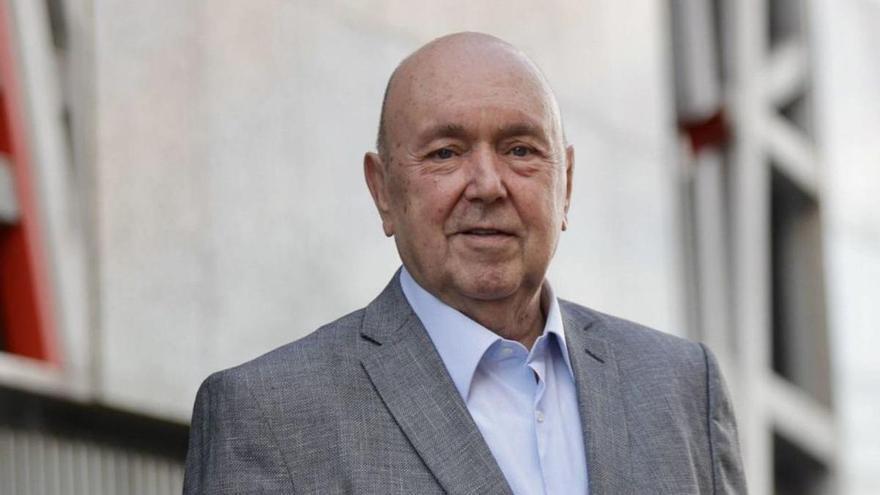 Pepe Rionda, expresidente del Confía Base Oviedo de balonmano.  | IRMA COLLÍN