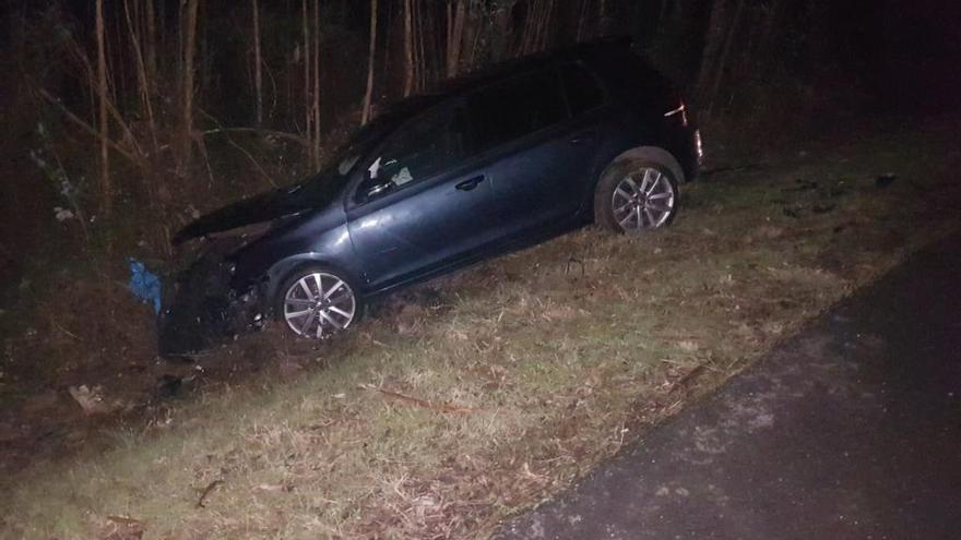 Uno de los coches implicados en el accidente ocurrido en San Cibrán.