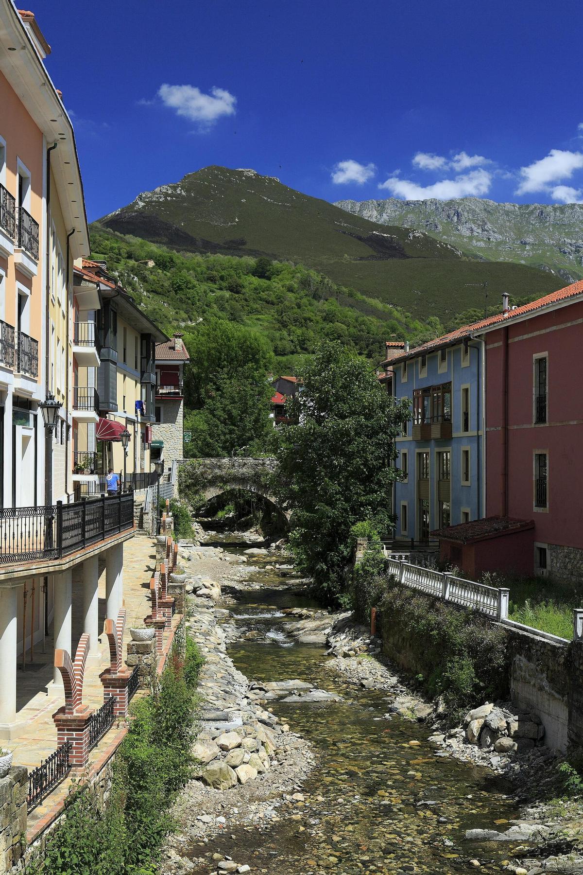La villa está en plenos Picos de Europa
