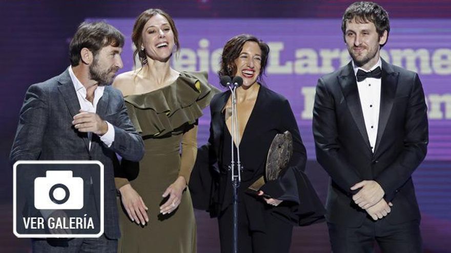 Raúl Arévalo junto a Antonio de la Torre y Ruth Díaz.