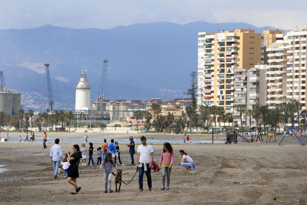 Los menores de 14 años salen a las playas de ...