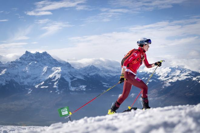 Caroline Ulrich en acción durante la carrera femenina de esquí de montaña de los Juegos Olímpicos de la Juventud de invierno Lausanne 2020 en Bretaye, Suiza.