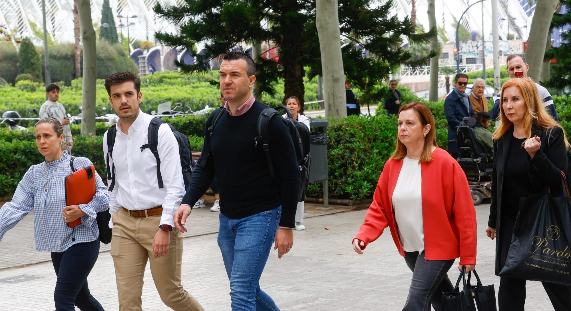 Así han entrado Pilar Bernabé y Vicent Mompó a la Ciudad de la Justicia