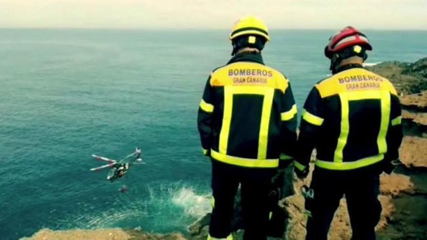 Recuperación de un cuerpo sin vida en Sardina de Gáldar