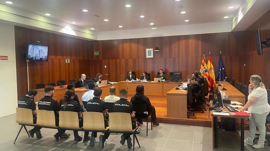 Juzgan a cuatro jóvenes en Zaragoza por cuatro robos con la técnica del mataleón en una sola noche