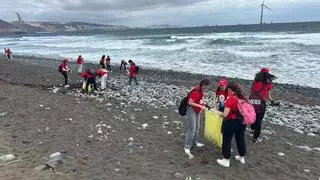 Cabildo de Gran Canaria se une a Mares Circulares para realizar una intervención en la Playa de Bocabarranco