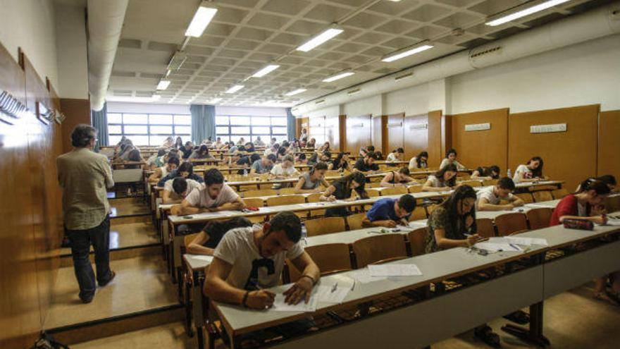 Una imagen reciente de las pruebas de acceso a la universidad de la UA