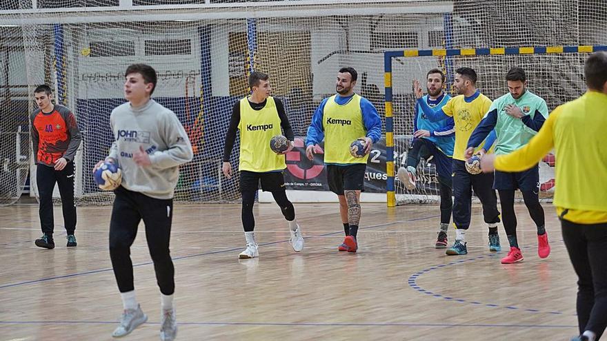 Els jugadors del Sarrià van reprendre ahir els entrenaments després del confinament.