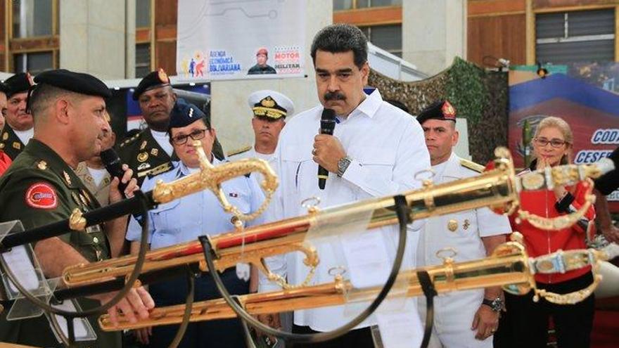 Maduro dice que su programa de suministro de alimentos permanece intacto