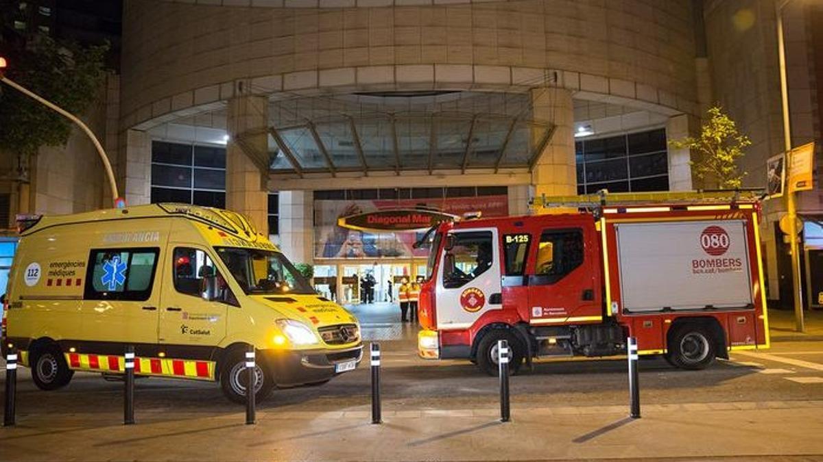 Simulacro de atentado terrorista en el centro comercial Diagonal Mar de Barcelona, en abril del 2017