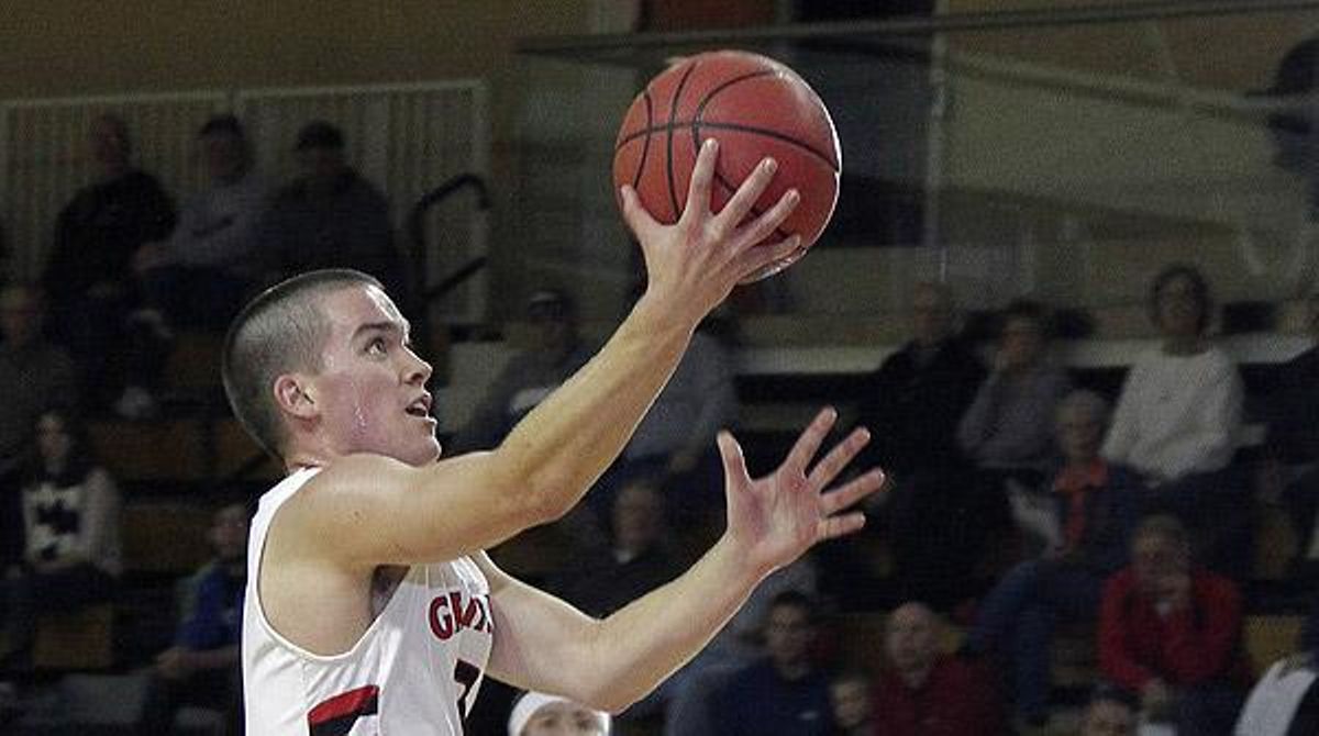 Algunes de les jugades de Jack Taylor, el jove que ha transformat 52 cistelles en 108 llançaments, 27 triples i 10 tirs lliures.