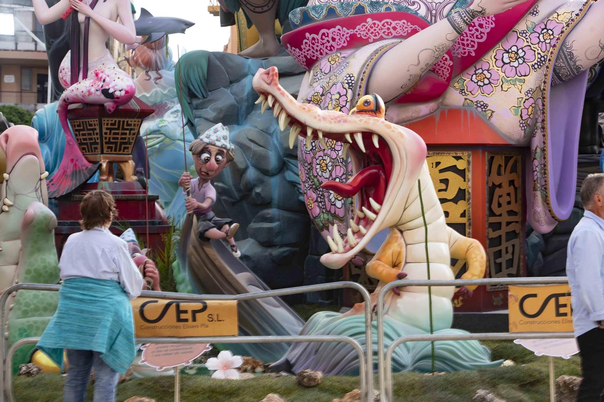 Así es la falla El Mercat, ganadora en sección especial de Alzira