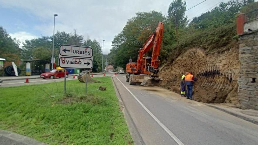 Arrancan las ansiadas obras para reparar la carretera entre Sotrondio y Figaredo