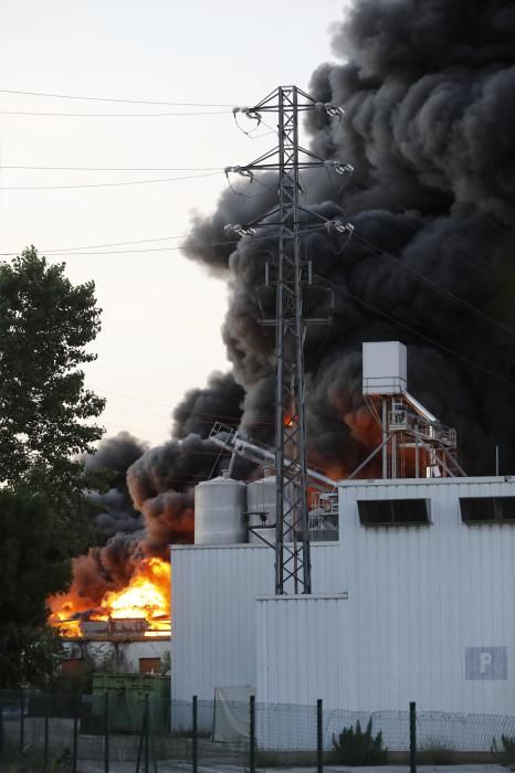 Incendi en una empresa de Sarrià de Ter