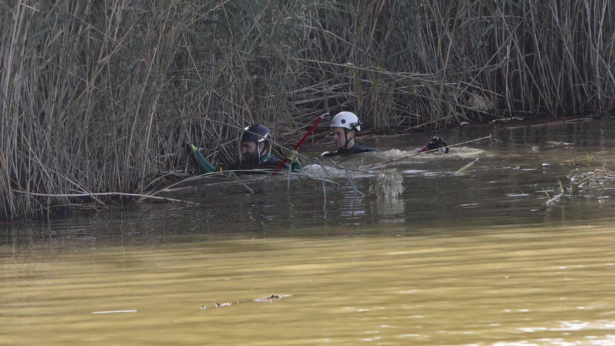 Dispositivo de la Guardia Civil con lanchas, buzos y drones , para encontrar los cuerpos de desaparecidos tras la Dana.