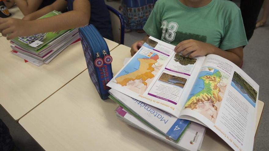 Educación permitirá 2,5 horas más de inglés en centros que elijan más castellano