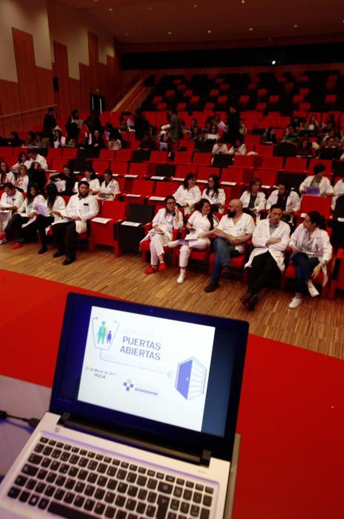 Jornada de puertas abiertas a interinos en el HUCA