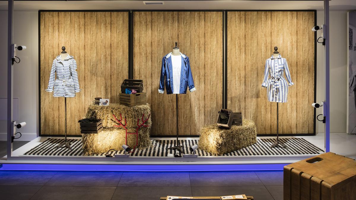 Iluminación de una tienda de moda.