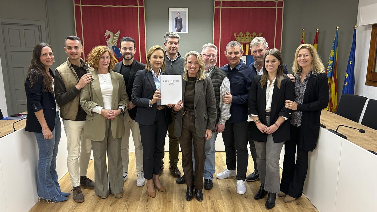 Equipo de Gobierno de Puçol con los presupuestos aprobados.