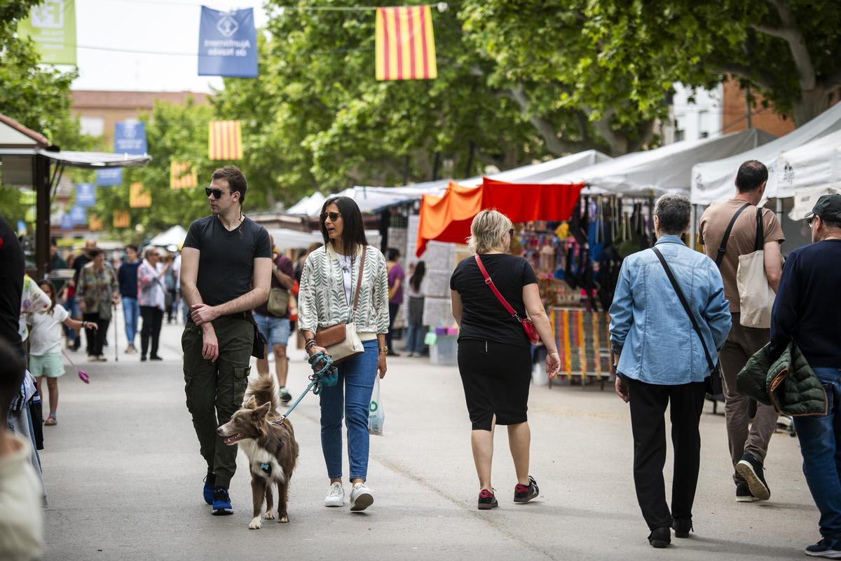 El passeig de Ramon Vall és el centre neuràlgic de la Fira de Primavera de Navàs