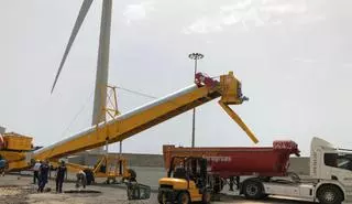 El Puerto de Arinaga cuenta con un nuevo servicio de carga de áridos en los barcos