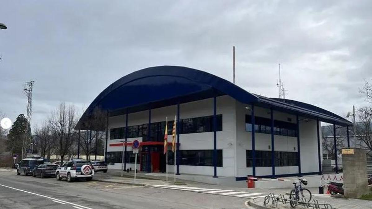 Exterior de la comissaria dels Mossos d’Esquadra de la Seu d’Urgell