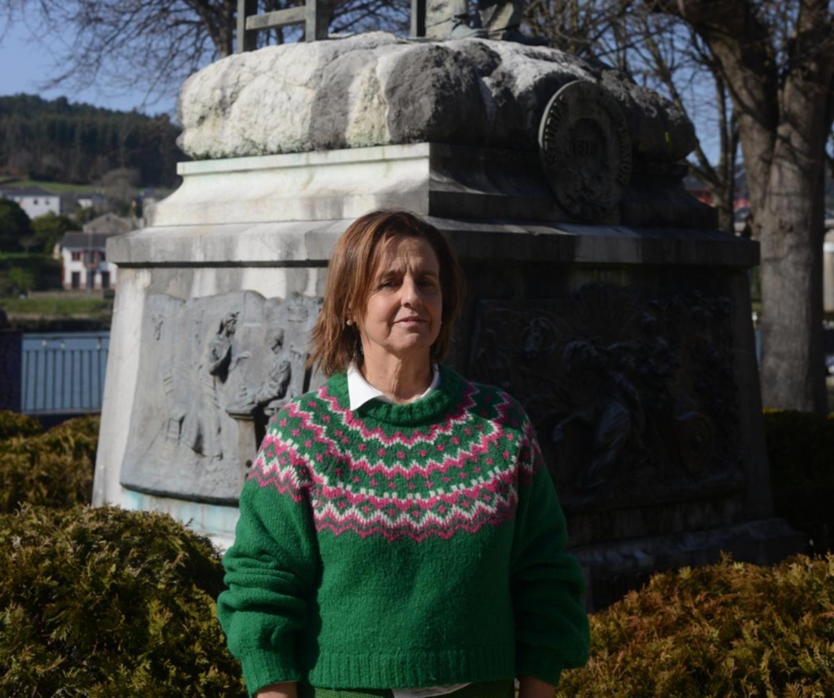 Luján Martínez, en la plaza de Ramón de Campoamor.