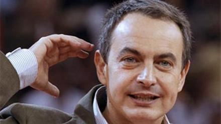Zapatero anuncia que aumentará las ayudas por hijo a 400.000 familias más