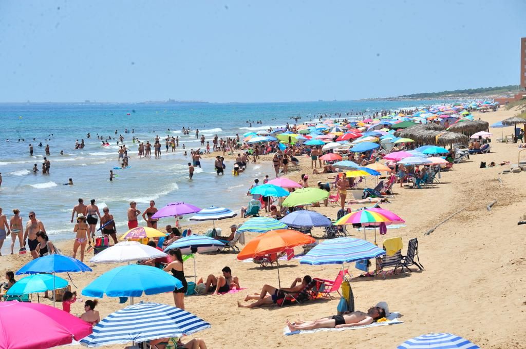 Playas de Elche durante el fin de semana de la ola de calor