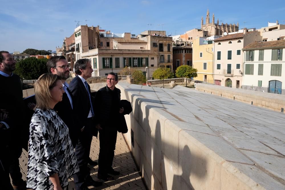 Minister-Besuch auf Palmas Festungsanlage