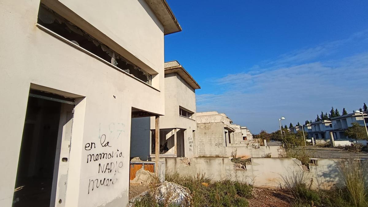 Imagen de las viviendas inacabadas en la urbanización fantasma en una imagen de este mes de diciembre.
