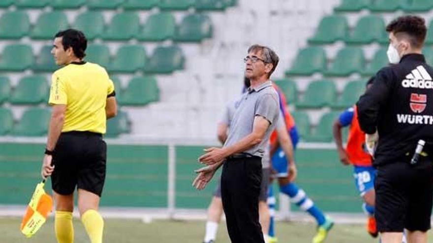 Fernando Vázquez: "Espero que esta victoria nos dé vida"